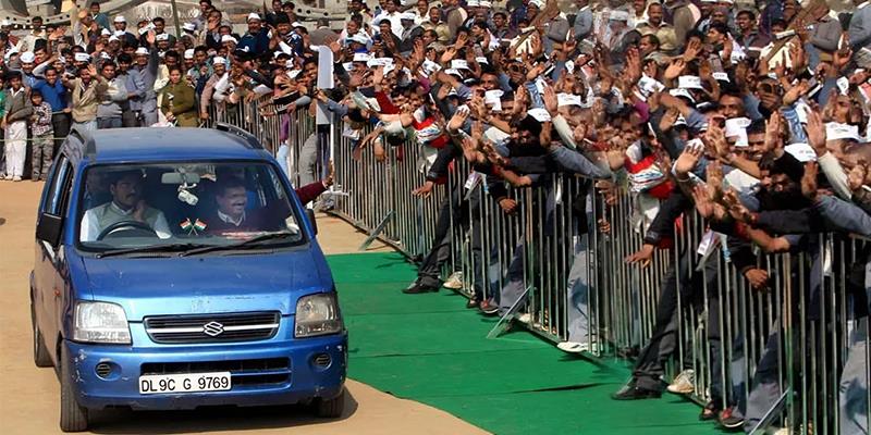 Kejriwal in his famous wagonr